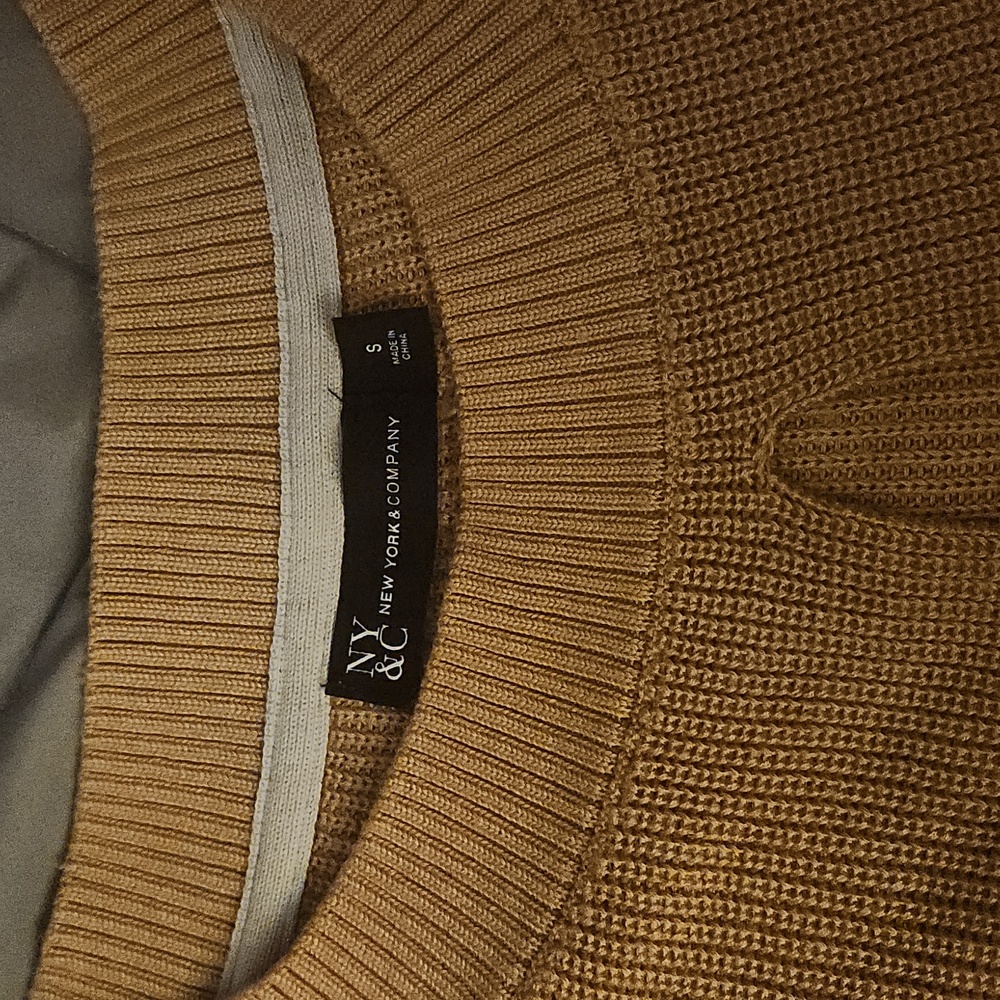 Tan sweater - Picture 2 of 4